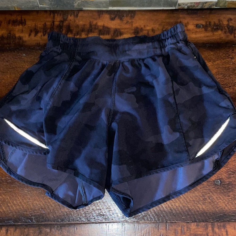 Lululemon Hotty Hot 4” Shorts